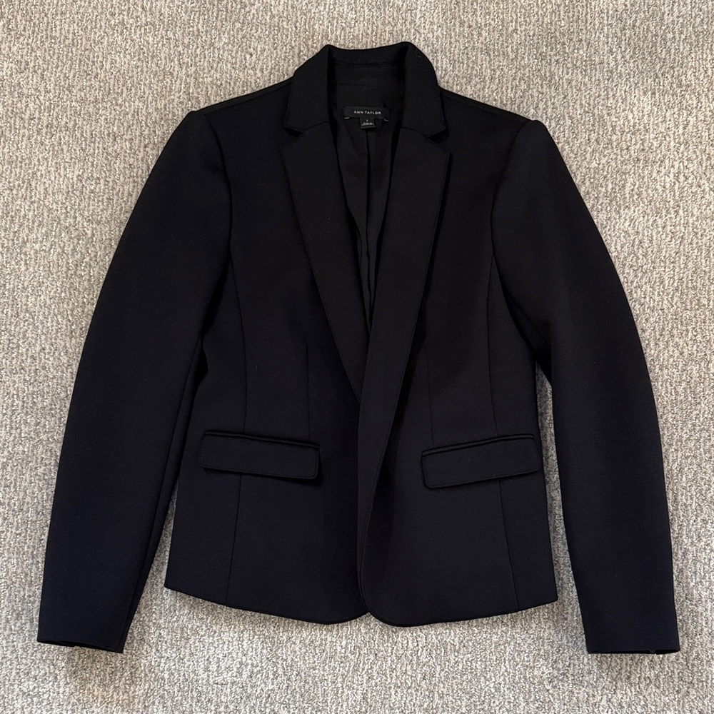 Ann Taylor women’s black blazer